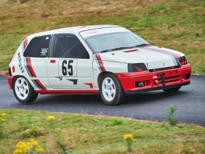 65 - Roy Holder driving a Renault Clio