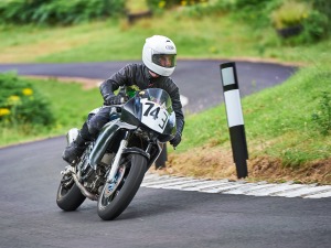 M743 - Roy Thompson driving a Suzuki SV