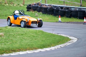 516 - Simon Houghton driving a Caterham 7