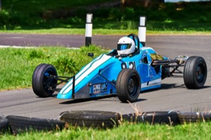 821 - Tim Cross driving a Van Diemen RF92