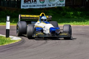 850 - Tony Hunt driving a Gould GR55B