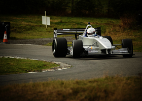 128 - John Chalmers finished in 49.42s at 105mph driving a Ralt F302 001